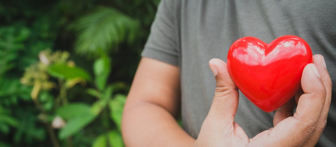 Tout savoir sur le rythme cardiaque et ses troubles : pourquoi le coeur bat-il trop lentement ou trop vite ? que faire?