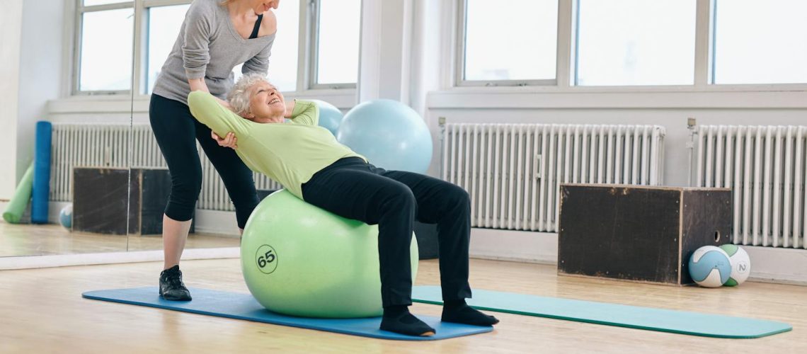 Problème de dos chez les seniors : comment renforcer votre dos efficacement ? Problème de dos chez les seniors : comment renforcer votre dos efficacement ?