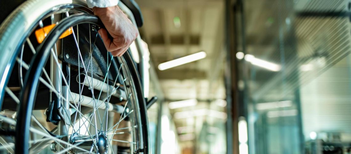 Faiblesse musculaire, crampes… Quels sont les symptômes de la maladie de Charcot ? Faiblesse musculaire, crampes… Quels sont les symptômes de la maladie de Charcot ?