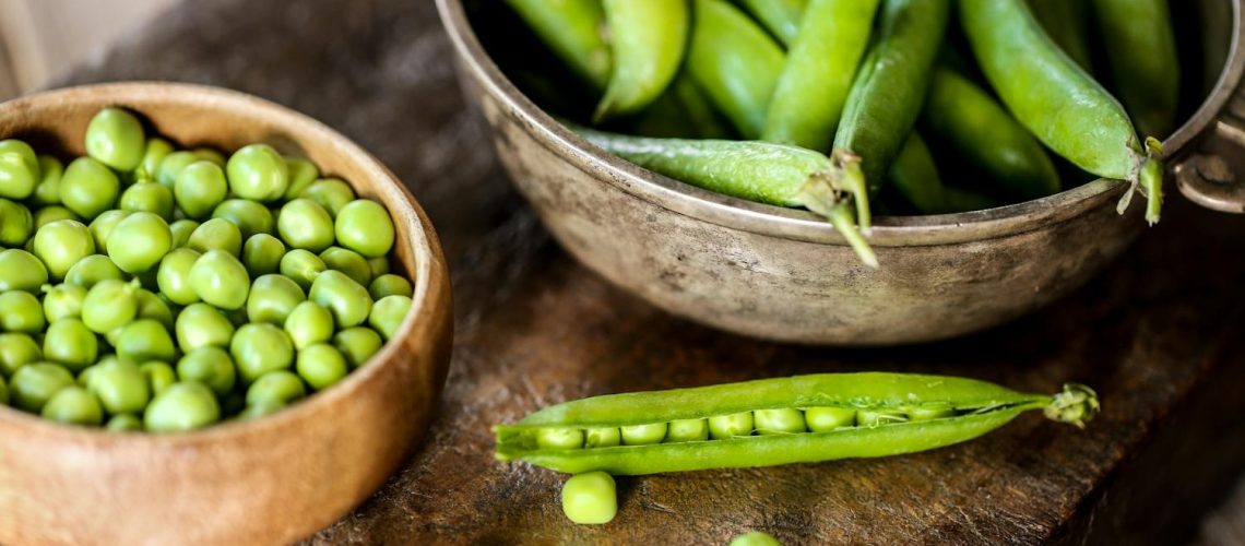 Manger des petits pois le soir : bonne ou mauvaise idée ?